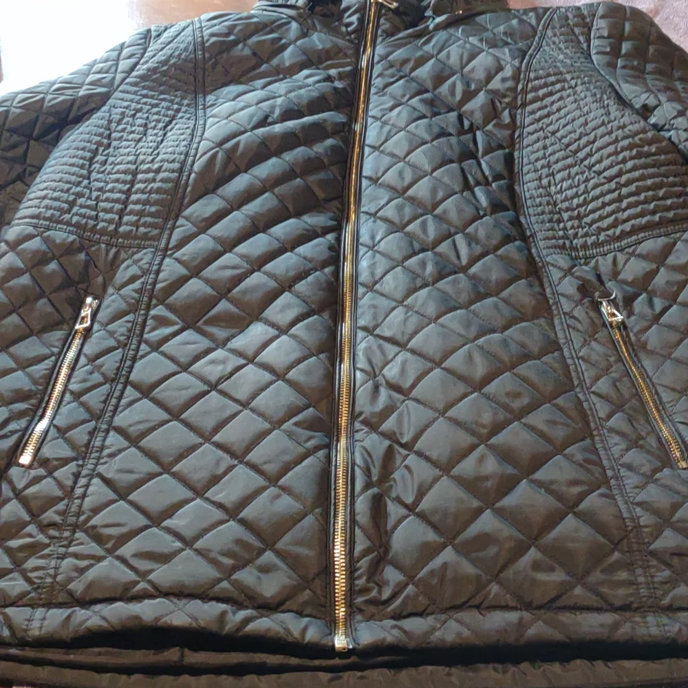 NEW Calvin Klein Women's Hooded Chevron Quilted Packable Down Jacket 3X - Picture 3 of 9